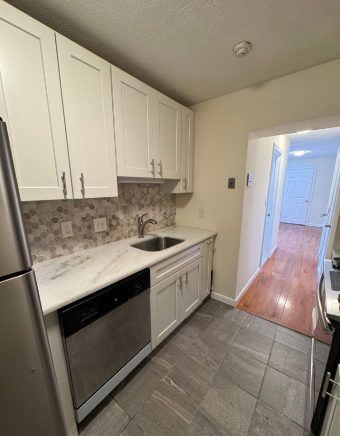 1 bed, 1 bath apartment for rent at 31 Chelsea St Unit 1R, East Boston