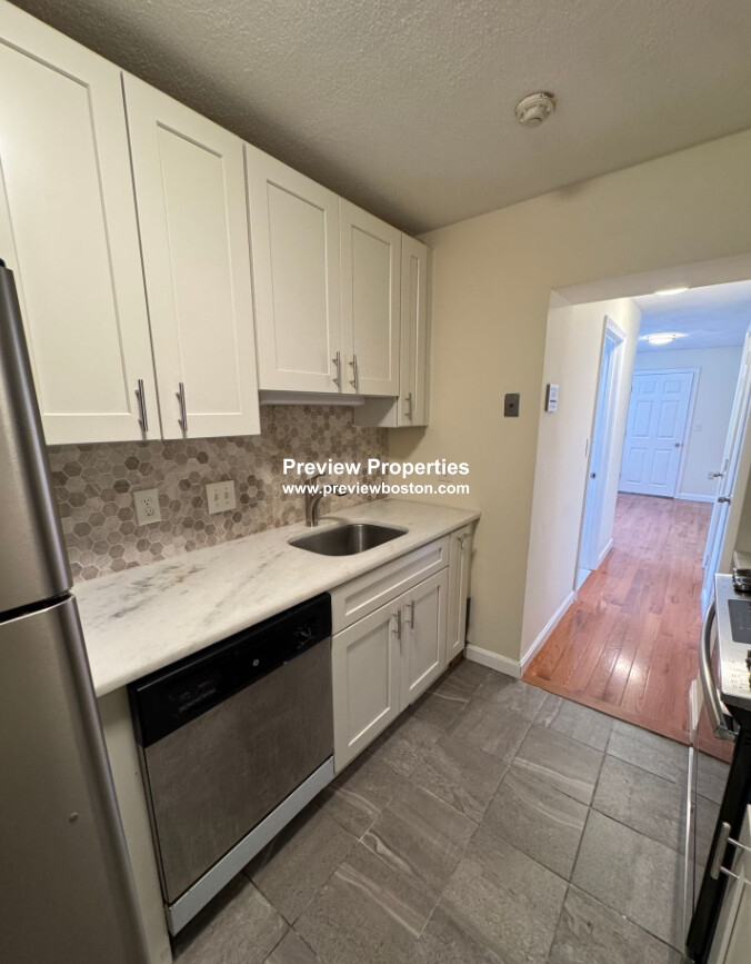 1 bed, 1 bath apartment for rent at 31 Chelsea St Unit 1RP, East Boston