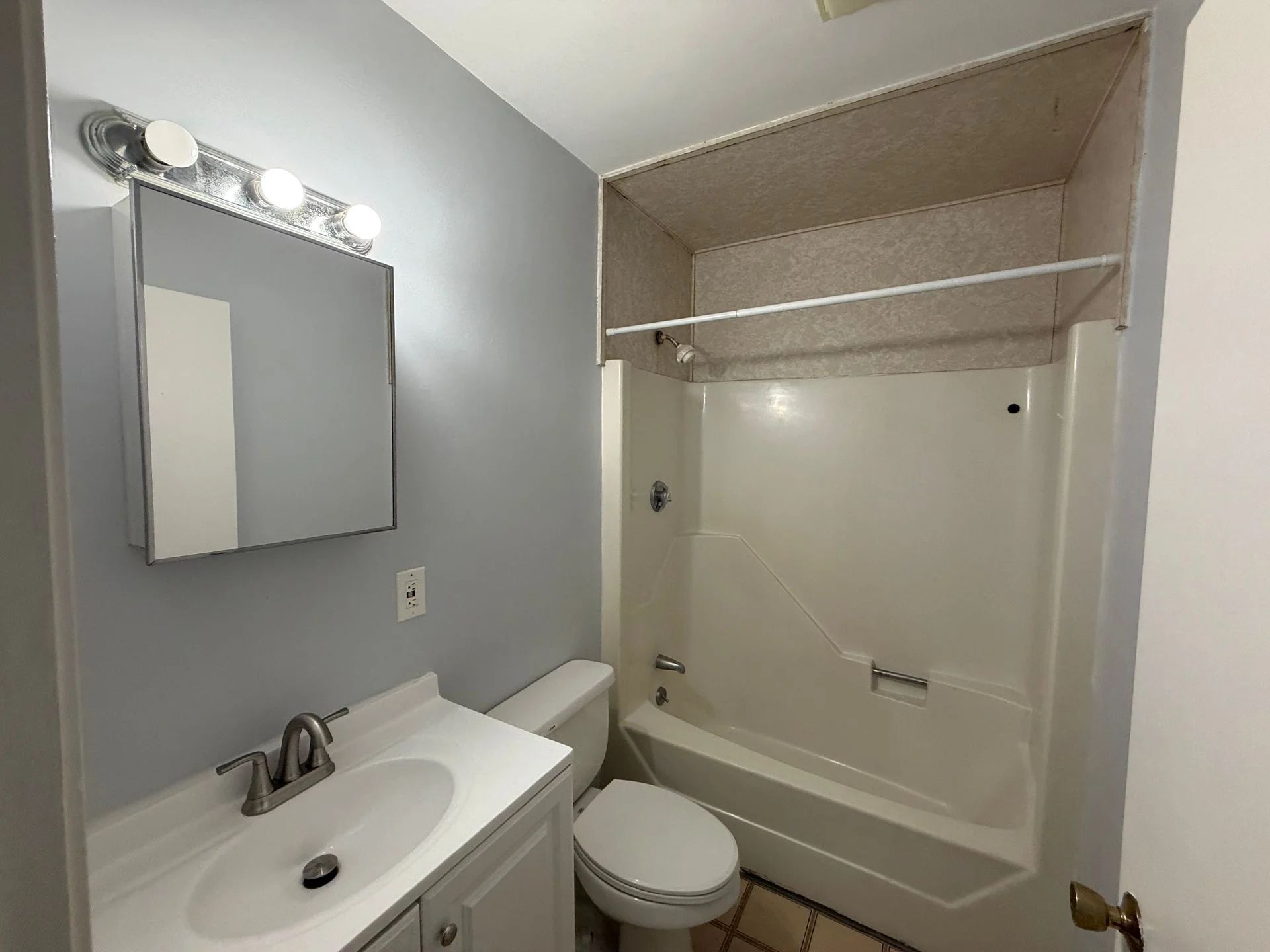 1 bed, 1 bath apartment for rent at 31 Chelsea St Unit 5, East Boston — photo 10 of 12