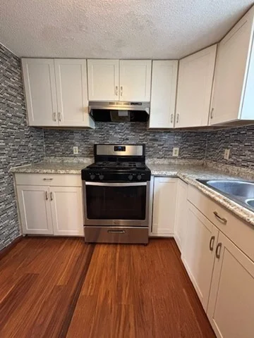 4 bed, 1 bath apartment for rent at 31 Choate St Unit 1, Fall River — photo 3 of 9