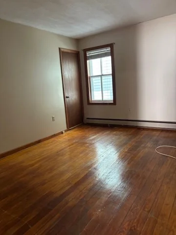 4 bed, 1 bath apartment for rent at 31 Choate St Unit 1, Fall River — photo 8 of 9