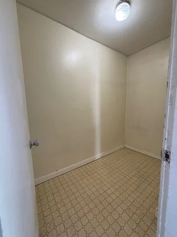 4 bed, 1 bath apartment for rent at 31 Choate St Unit 2, Fall River — photo 11 of 11