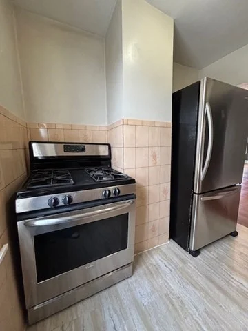 4 bed, 1 bath apartment for rent at 31 Choate St Unit 2, Fall River — photo 7 of 11