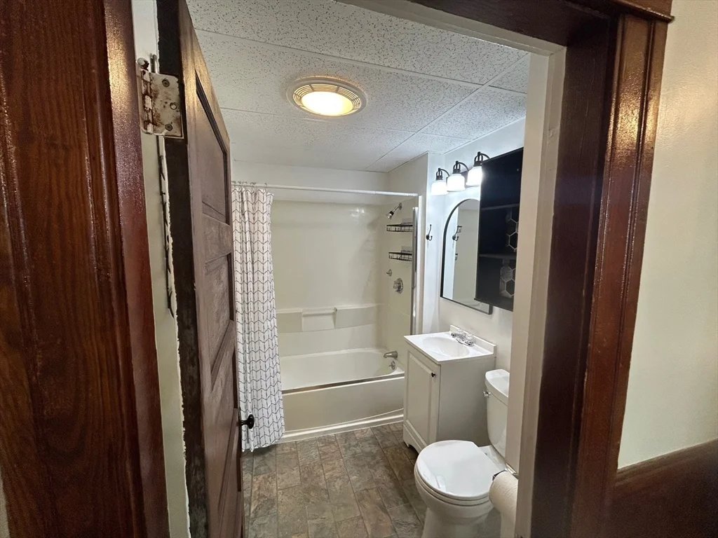 3 bed, 1 bath apartment for rent at 31 Chrome St Unit 3, Worcester — photo 18 of 26