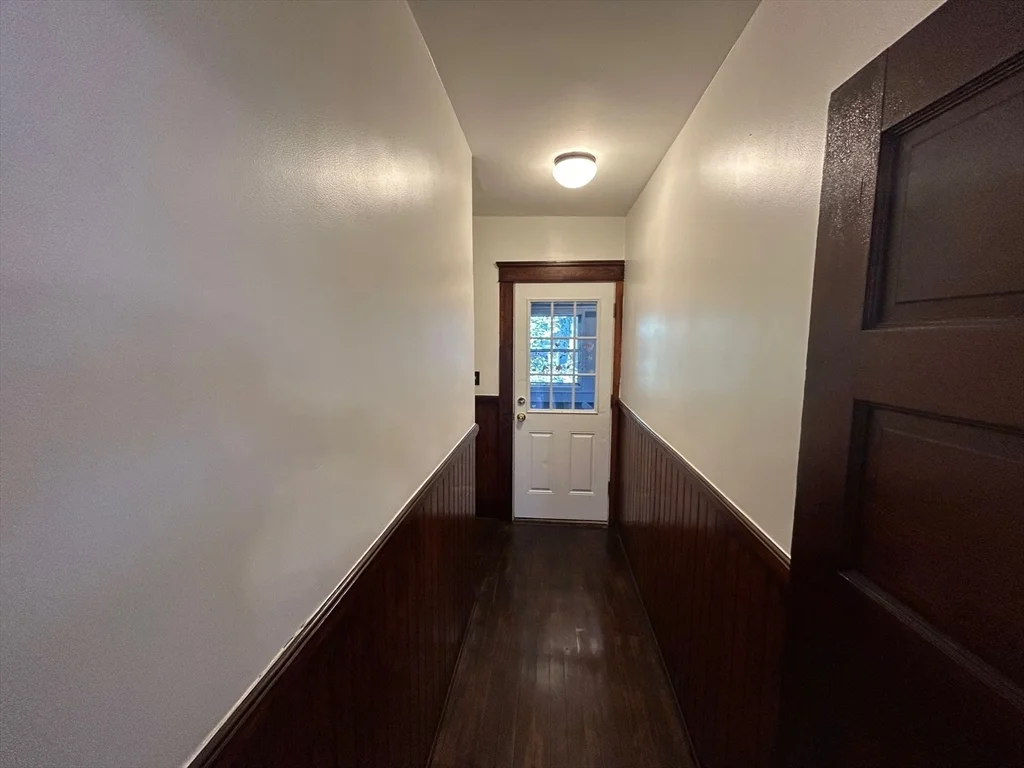 3 bed, 1 bath apartment for rent at 31 Chrome St Unit 3, Worcester — photo 4 of 26