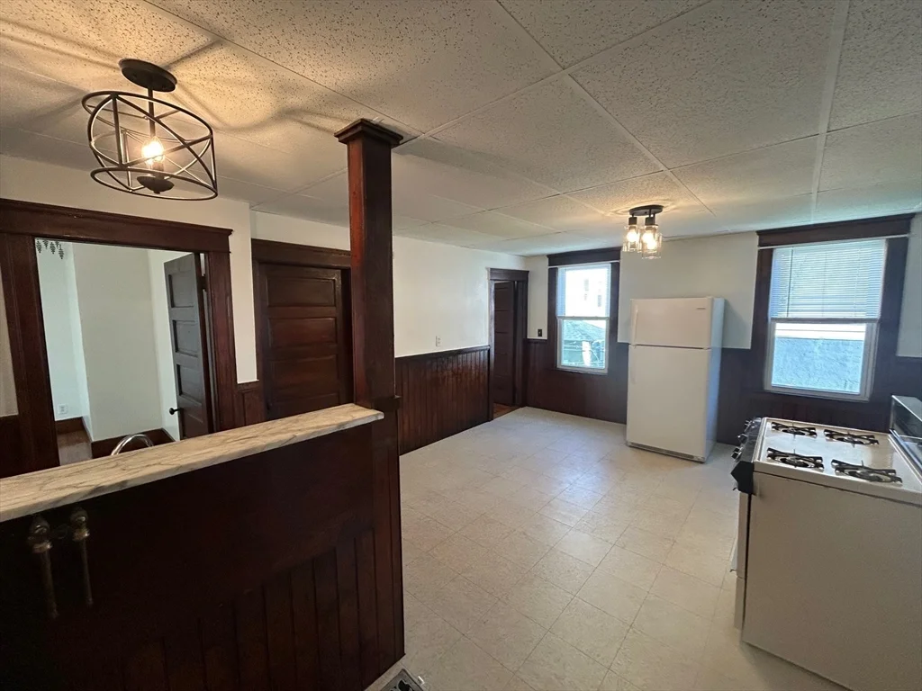 3 bed, 1 bath apartment for rent at 31 Chrome St Unit 3, Worcester — photo 9 of 26