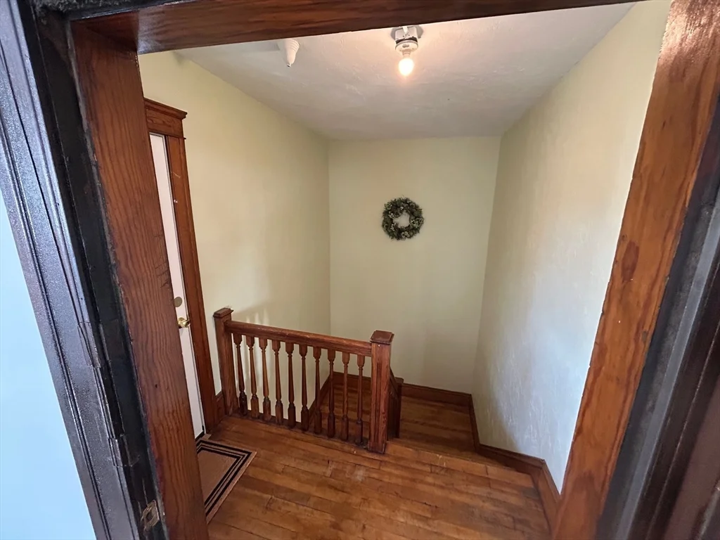 3 bed, 1 bath apartment for rent at 31 Chrome St Unit 3, Worcester — photo 3 of 26