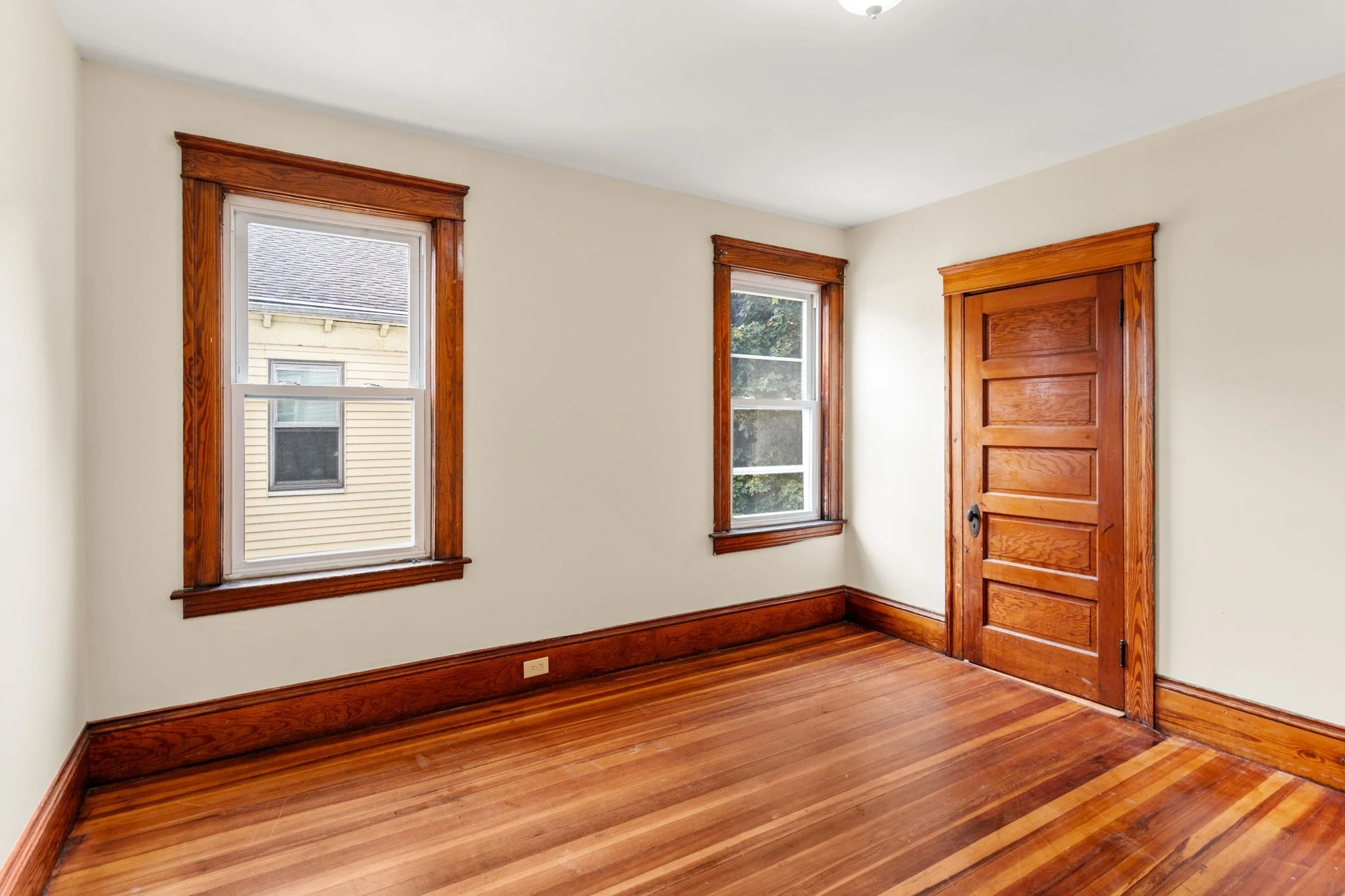 3 bed, 1 bath apartment for rent at 31 Chrome Unit 2, Worcester — photo 2 of 13