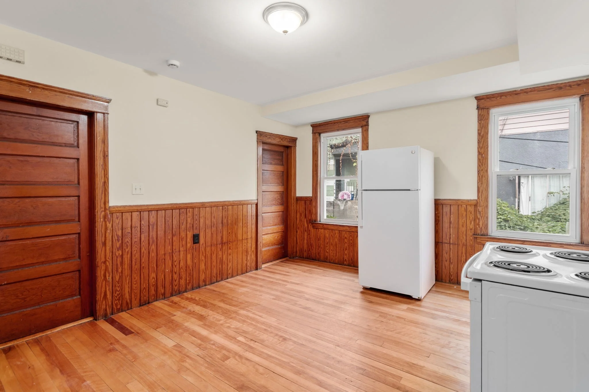 3 bed, 1 bath apartment for rent at 31 Chrome Unit 2, Worcester — photo 4 of 13