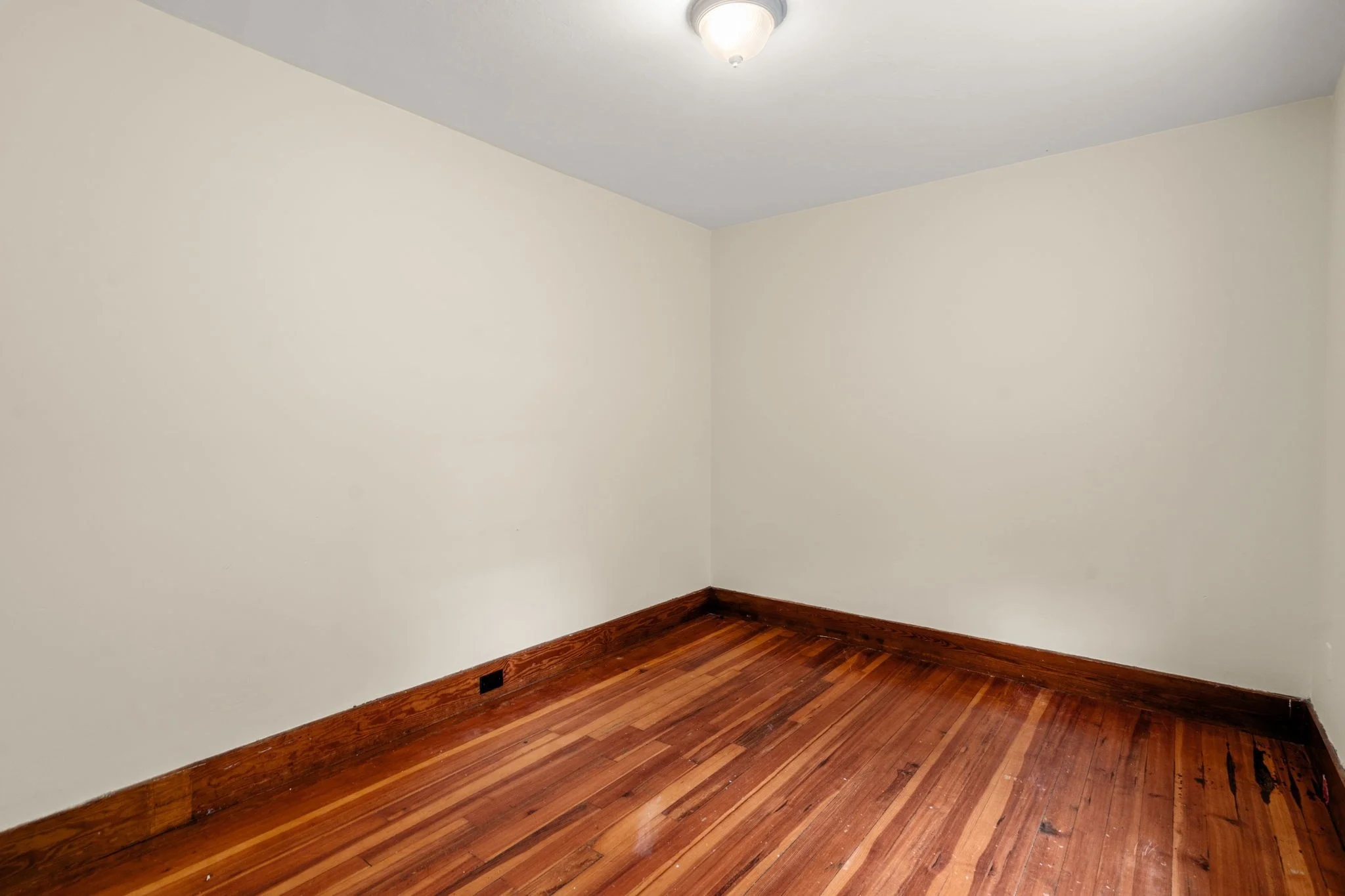 3 bed, 1 bath apartment for rent at 31 Chrome Unit 2, Worcester — photo 9 of 13