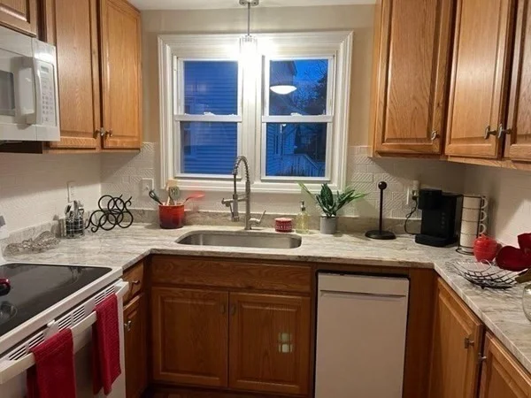 2 bed, 1 bath apartment for rent at 31 Cocasset St Unit 5, Foxboro