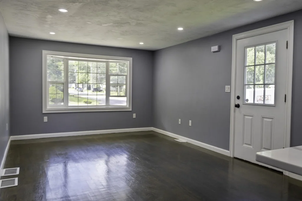 2 bed, 1 bath apartment for rent at 31 Cochato St Unit 2, Randolph — photo 3 of 17
