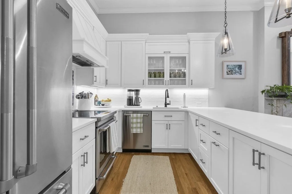 2 bed, 2 bath apartment for rent at 31 Concord Sq Unit 2, South End — photo 7 of 21