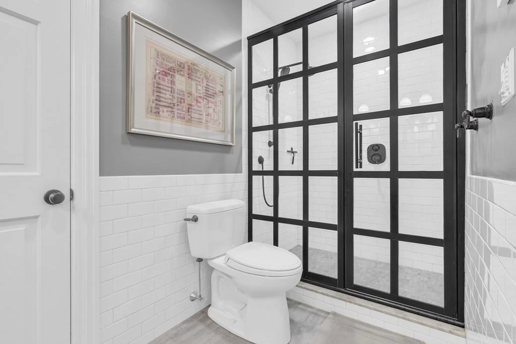 2 bed, 2 bath apartment for rent at 31 Concord Sq Unit 2, South End — photo 19 of 21