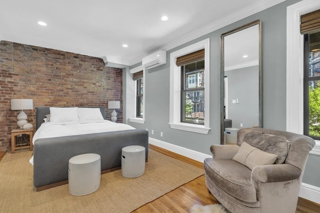 2 bed, 2 bath apartment for rent at 31 Concord Sq Unit 2, South End — photo 15 of 21