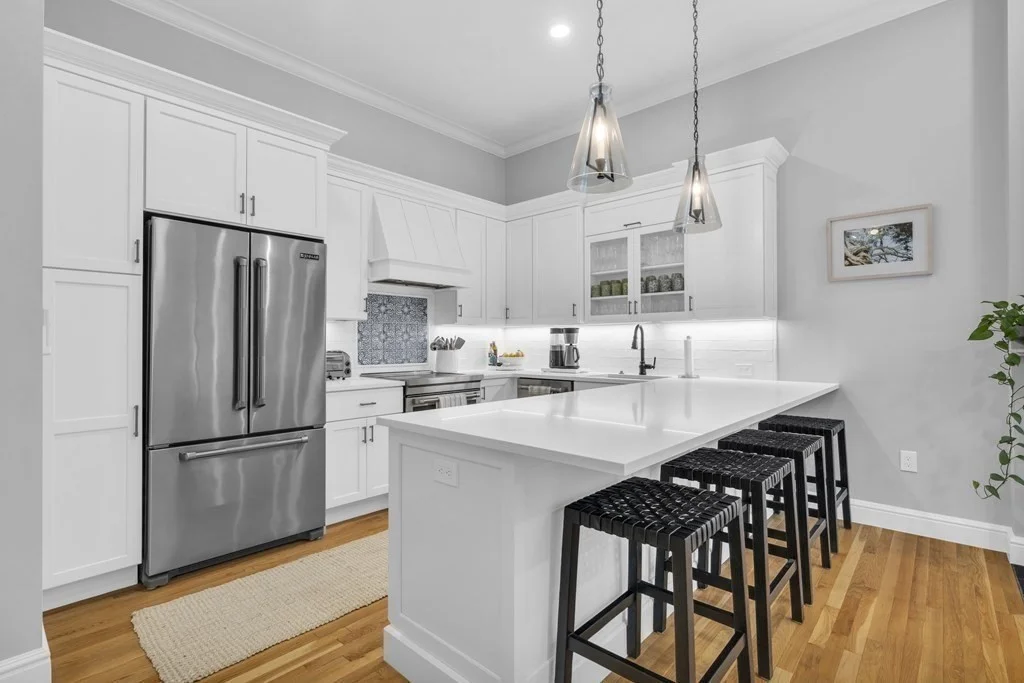 2 bed, 2 bath apartment for rent at 31 Concord Sq Unit 2, South End — photo 6 of 21