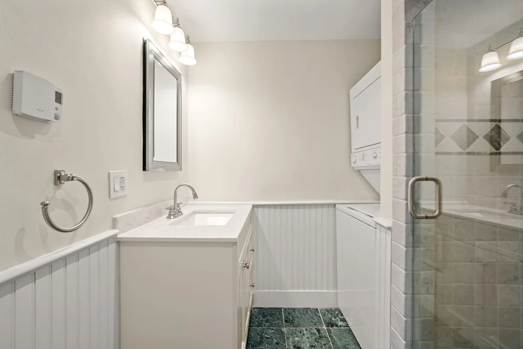 1 bed, 1 bath apartment for rent at 31 Concord Sq Unit 4, South End — photo 11 of 21