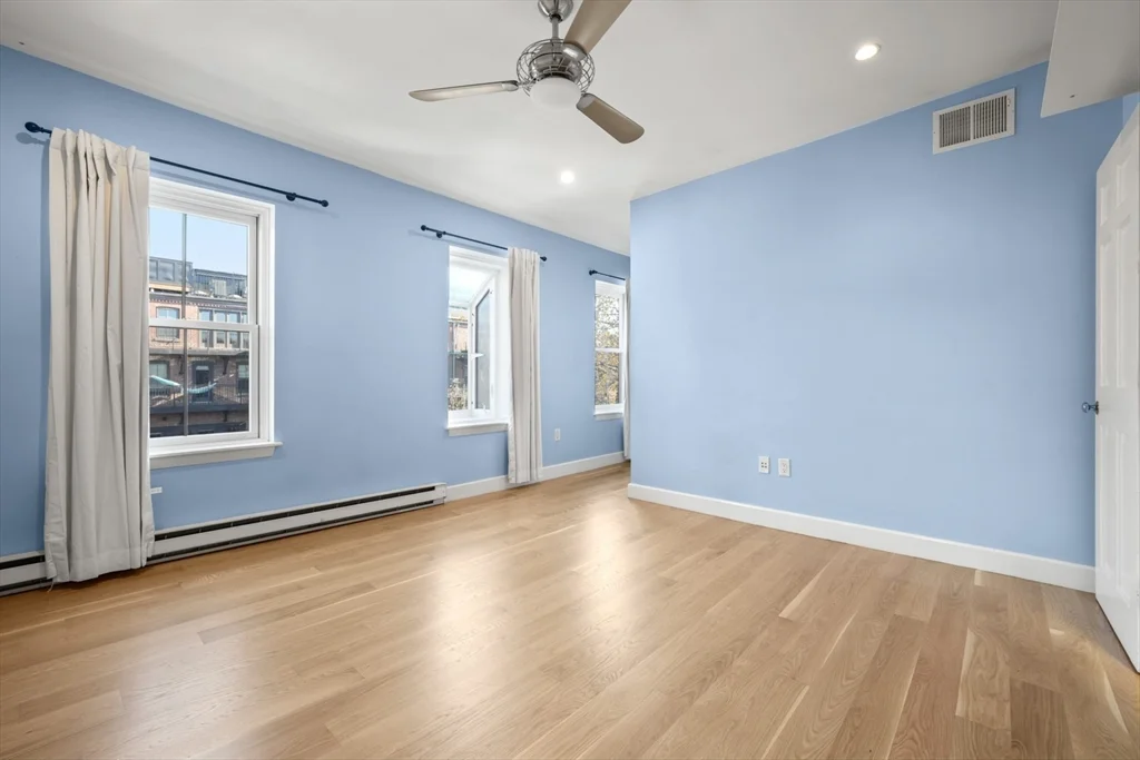 1 bed, 1 bath apartment for rent at 31 Concord Sq Unit 4, South End — photo 14 of 21