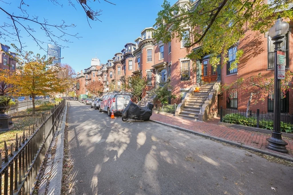 1 bed, 1 bath apartment for rent at 31 Concord Sq Unit 4, South End — photo 20 of 21
