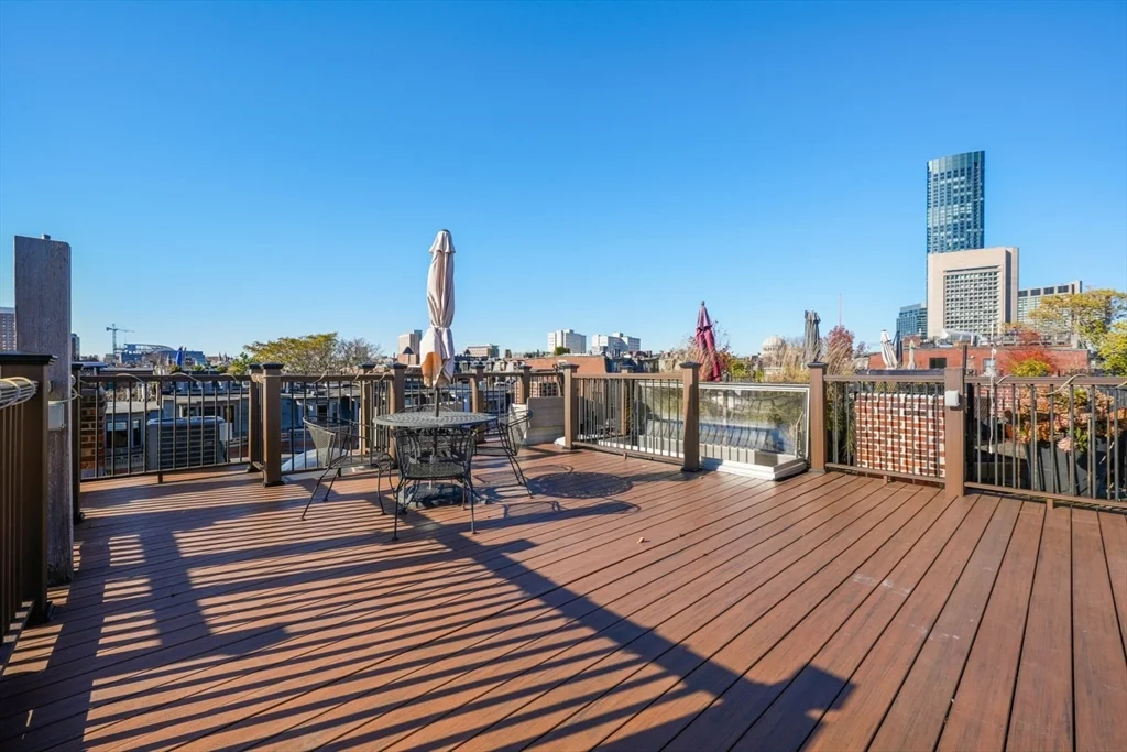 1 bed, 1 bath apartment for rent at 31 Concord Sq Unit 4, South End — photo 17 of 21