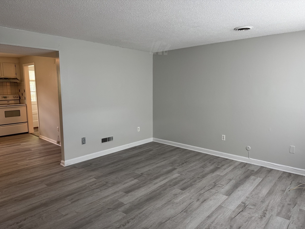2 bed, 1 bath apartment for rent at 31 Constitution Way Unit 31, Methuen — photo 3 of 15