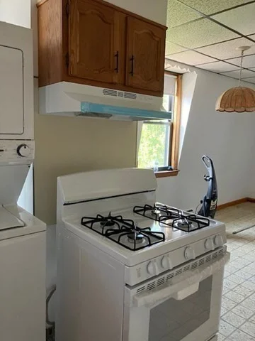 2 bed, 1 bath apartment for rent at 31 Corey St Unit 3, Everett — photo 3 of 9