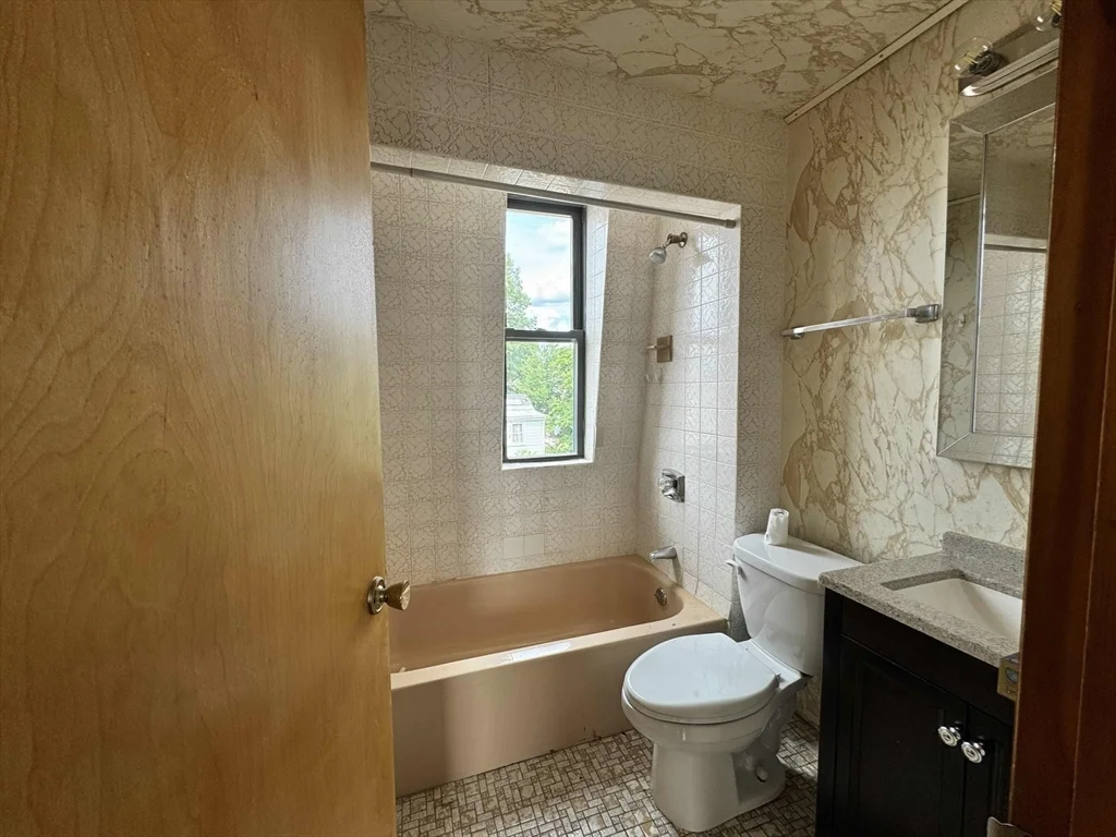 2 bed, 1 bath apartment for rent at 31 Corey St Unit 3, Everett — photo 5 of 9