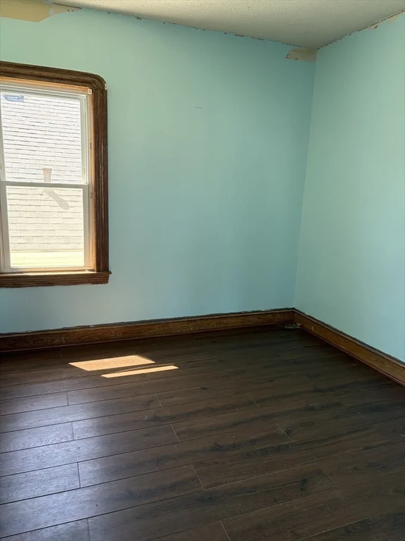 2 bed, 1 bath apartment for rent at 31 Cross St Unit 3, Fall River — photo 3 of 7