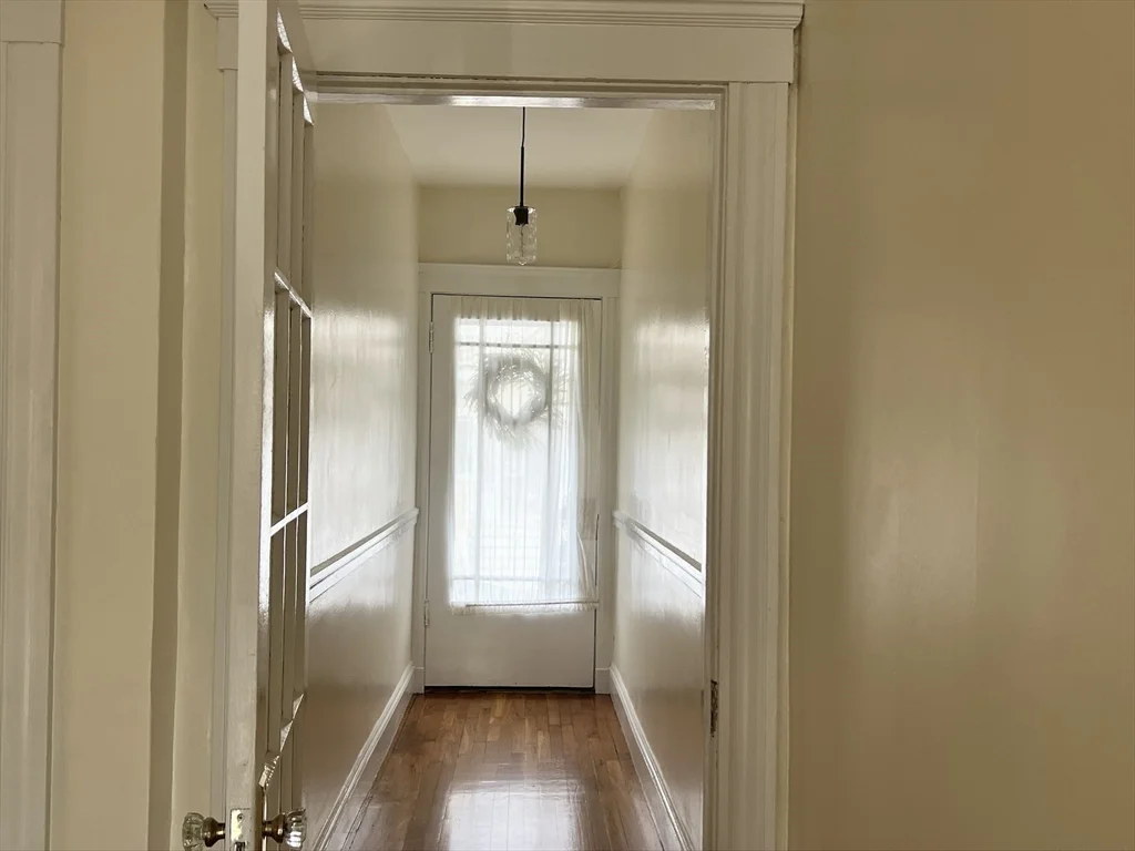 3 bed, 1 bath apartment for rent at 31 Cutler St Unit 1, Winthrop — photo 10 of 16