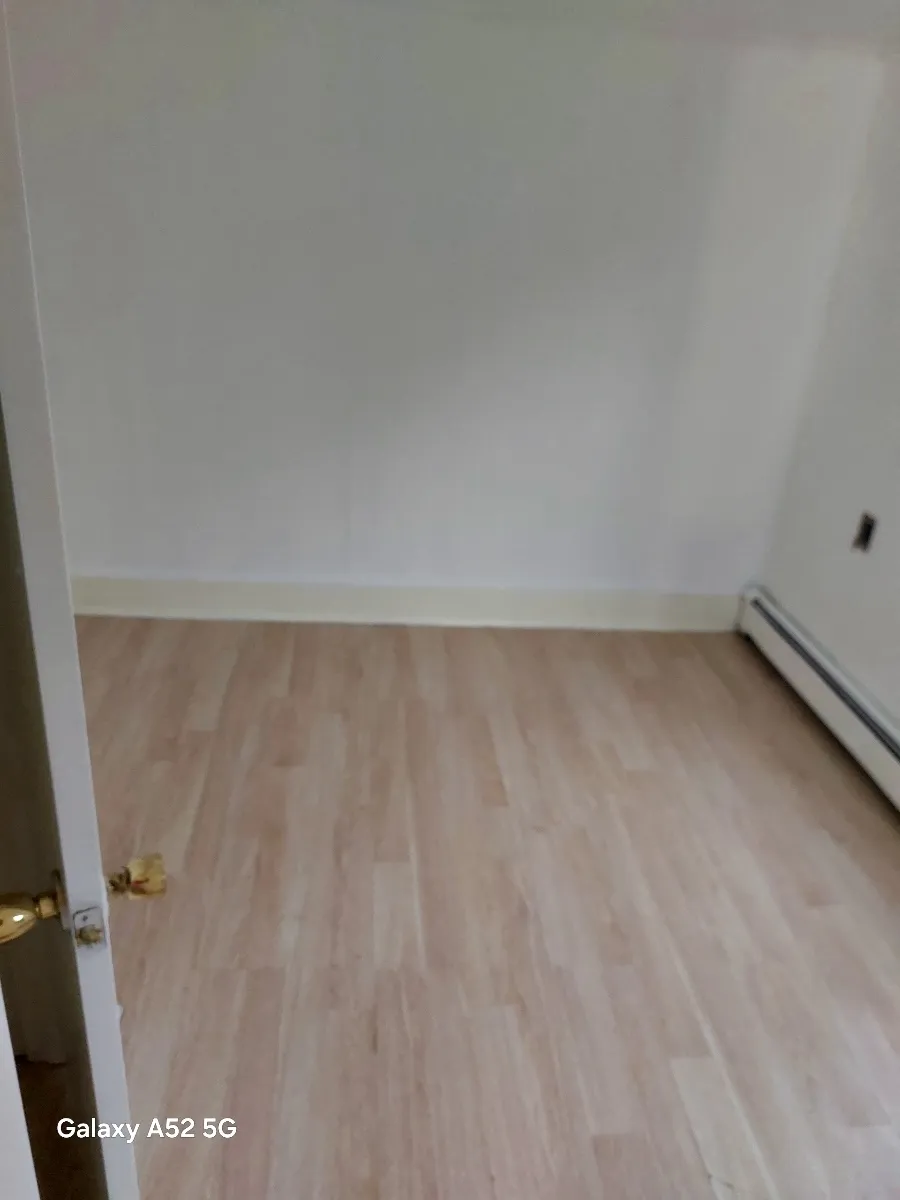 5 bed, 2 bath apartment for rent at 31 Dell Ave Unit 2, Hyde Park — photo 7 of 15