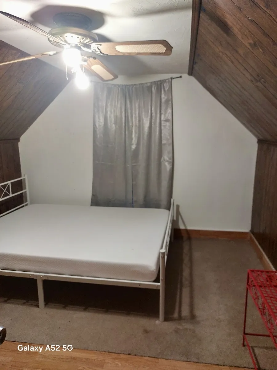 5 bed, 2 bath apartment for rent at 31 Dell Ave Unit 2, Hyde Park — photo 8 of 15