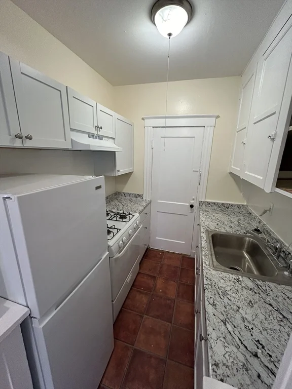 1 bed, 1 bath apartment for rent at 31 Dennison Ave Unit 10, Framingham — photo 4 of 9