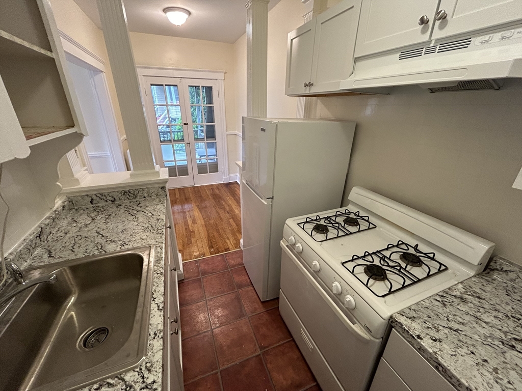 1 bed, 1 bath apartment for rent at 31 Dennison Ave Unit 6, Framingham — photo 5 of 9