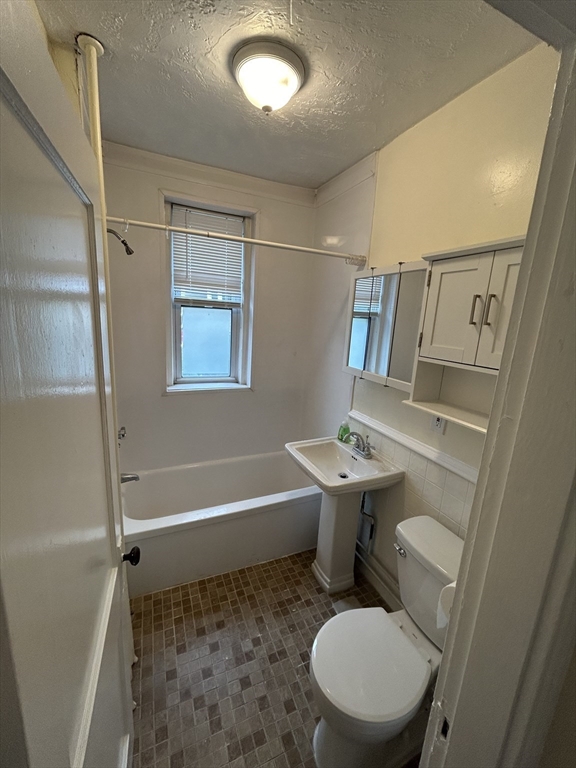 1 bed, 1 bath apartment for rent at 31 Dennison Ave Unit 6, Framingham — photo 9 of 9