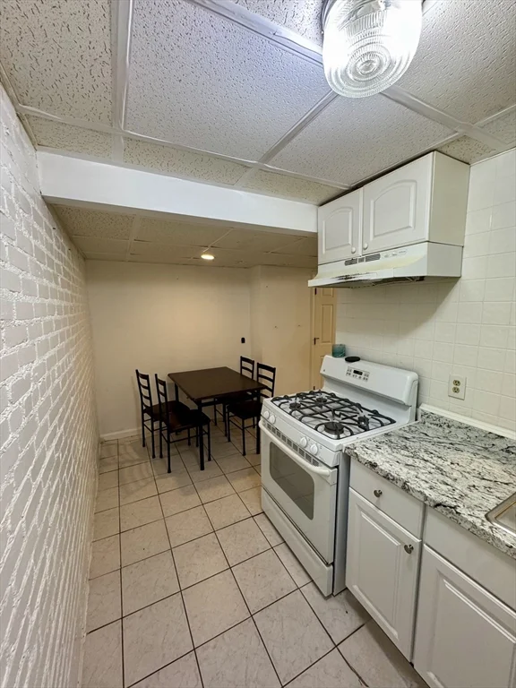 1 bed, 1 bath apartment for rent at 31 Dennison Ave Unit D, Framingham — photo 9 of 12
