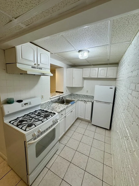 1 bed, 1 bath apartment for rent at 31 Dennison Ave Unit D, Framingham — photo 8 of 12