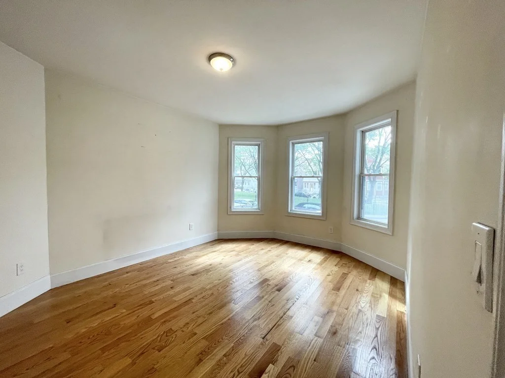 3 bed, 1 bath apartment for rent at 31 Edison Green Unit 1, Dorchester — photo 4 of 10