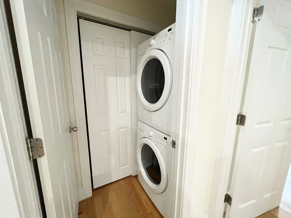3 bed, 1 bath apartment for rent at 31 Edison Green Unit 1, Dorchester — photo 9 of 10