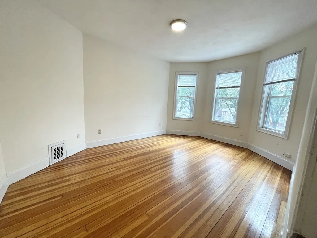 3 bed, 1 bath apartment for rent at 31 Edison Green Unit 2, Dorchester — photo 7 of 16