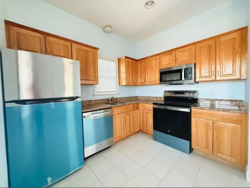 1 bed, 1 bath apartment for rent at 31 Elmwood St Unit 31, Newton Corner — photo 4 of 9
