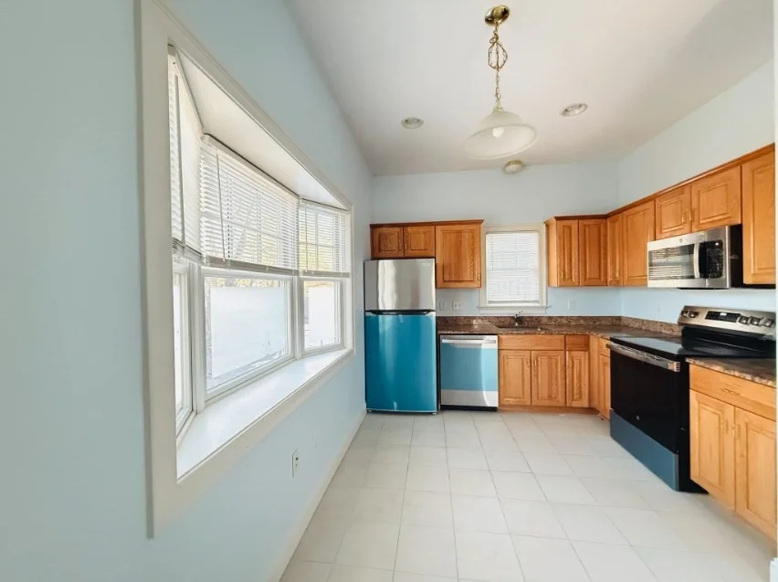 1 bed, 1 bath apartment for rent at 31 Elmwood St Unit 31, Newton Corner — photo 5 of 9