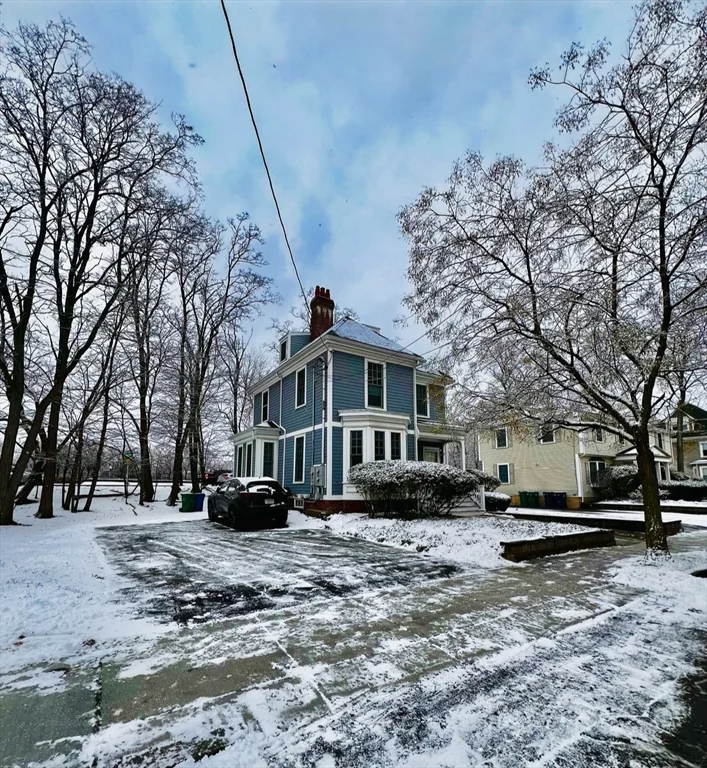 1 bed, 1 bath apartment for rent at 31 Elmwood St Unit 31, Newton Corner — photo 9 of 9