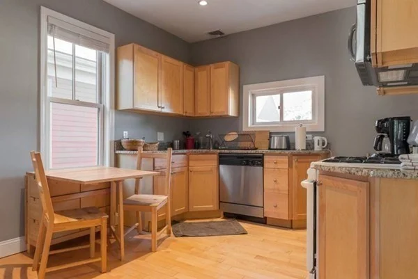 2 bed, 1 bath apartment for rent at 31 Fairmount Ave Unit 2, Cambridgeport — photo 2 of 14