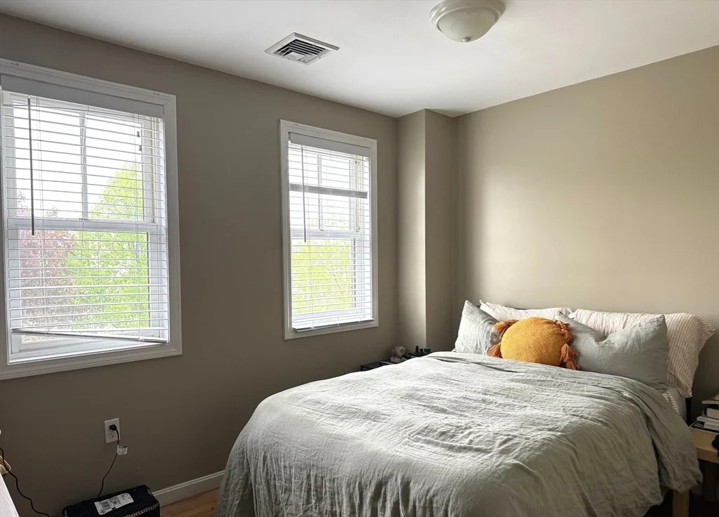 2 bed, 1 bath apartment for rent at 31 Fairmount Ave Unit 2, Cambridgeport — photo 13 of 14