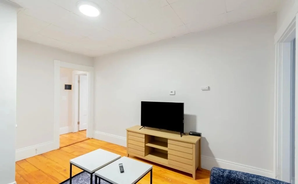 4 bed, 1 bath apartment for rent at 31 Falcon St Unit 1, East Boston — photo 6 of 18