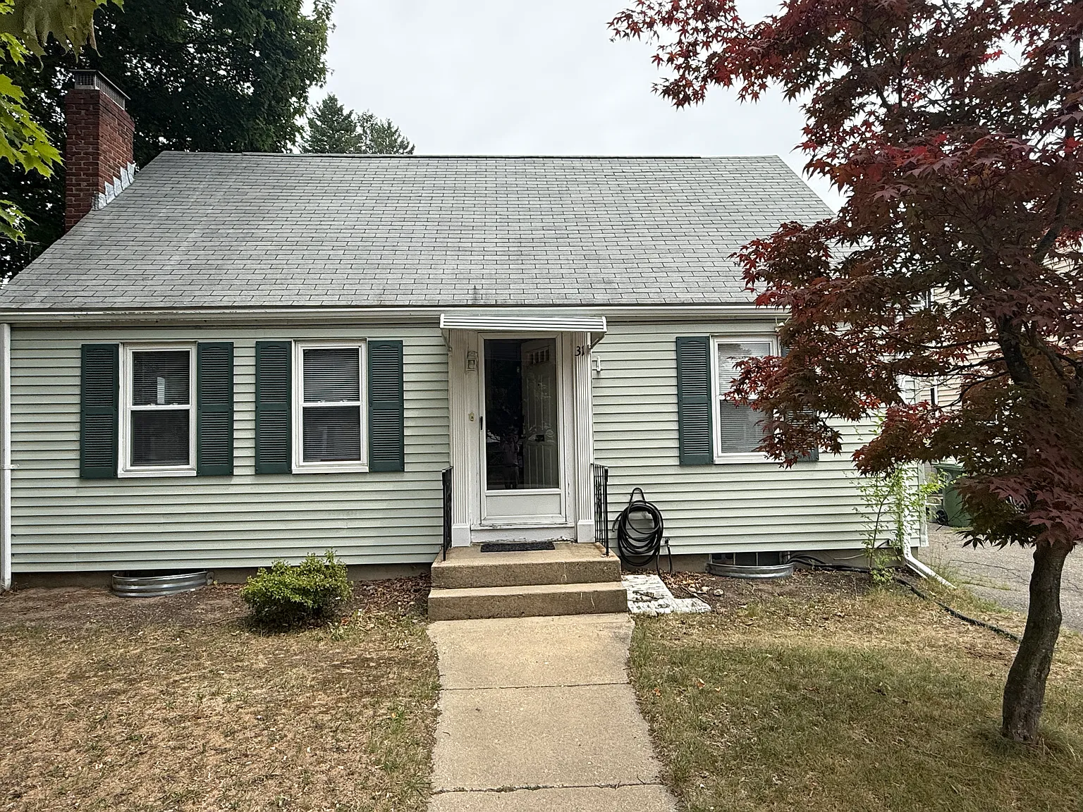 3 bed, 2 bath apartment for rent at 31 Falmouth Rd Unit 31, Watertown