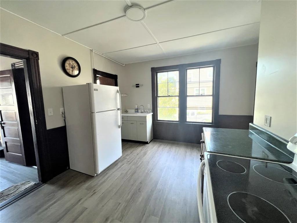 2 bed, 1 bath apartment for rent at 31 Federal St Unit 1, Beverly — photo 2 of 21
