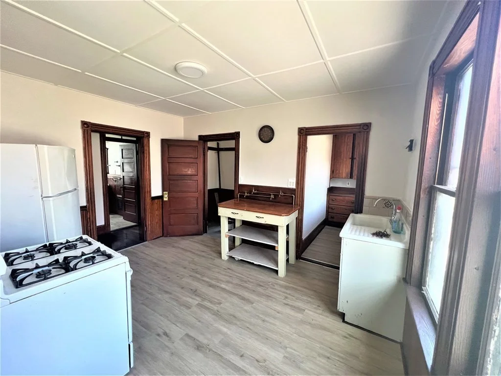 4 bed, 1 bath apartment for rent at 31 Federal St Unit 2, Beverly — photo 10 of 24