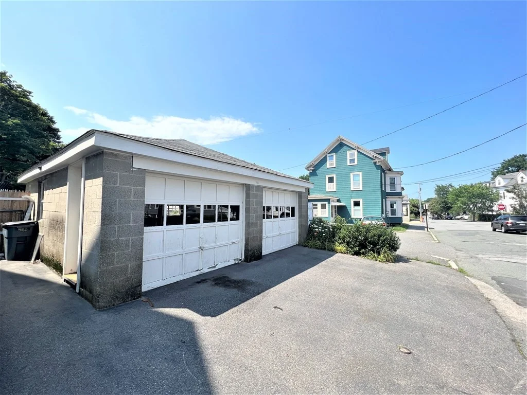 4 bed, 1 bath apartment for rent at 31 Federal St Unit 2, Beverly — photo 19 of 24