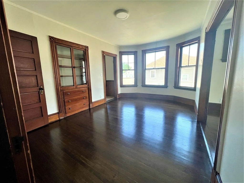 4 bed, 1 bath apartment for rent at 31 Federal St Unit 2, Beverly — photo 2 of 24